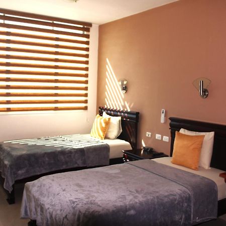 Hotel Flamingo Puerto Ayora  Esterno foto