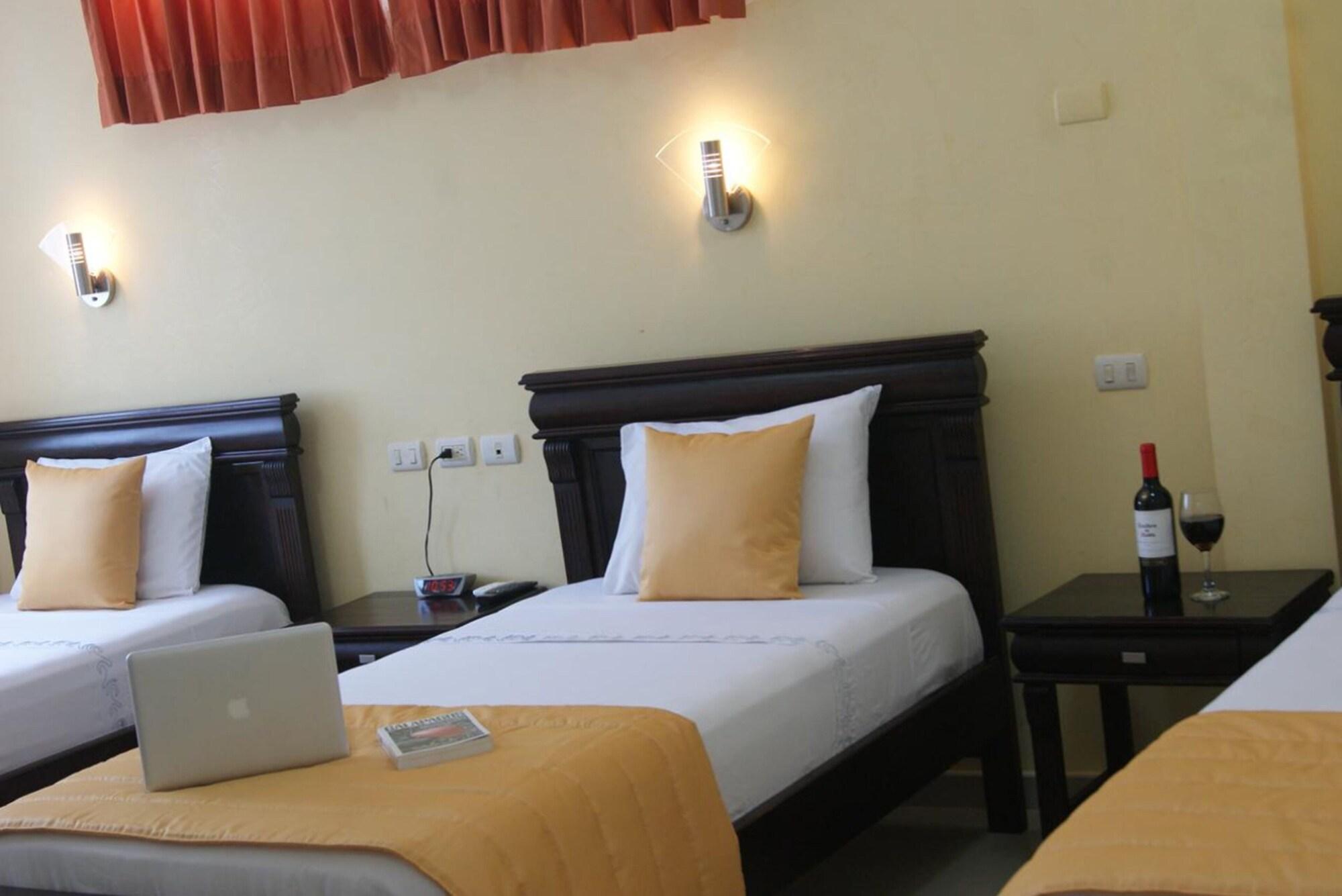 Hotel Flamingo Puerto Ayora  Esterno foto