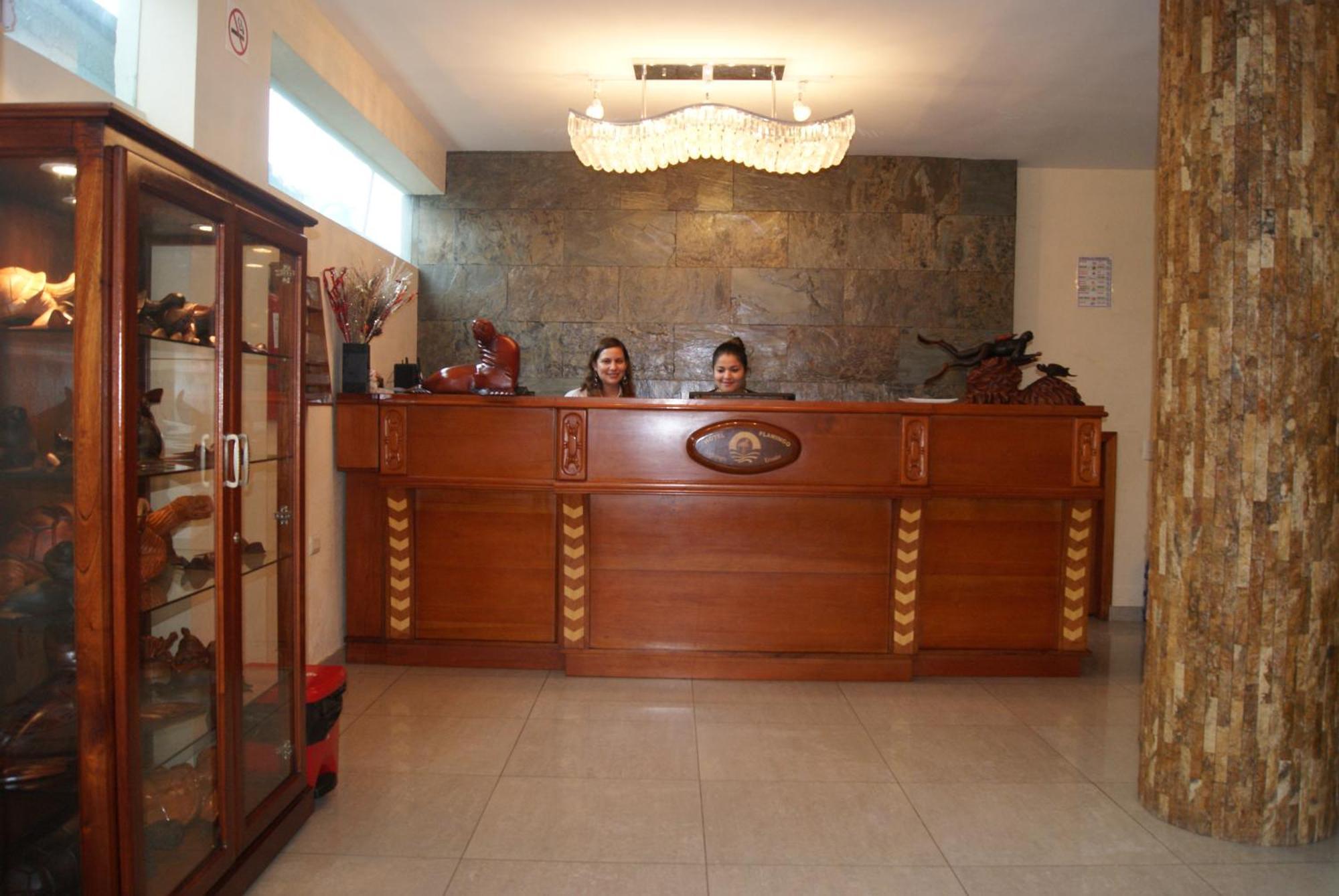 Hotel Flamingo Puerto Ayora  Esterno foto