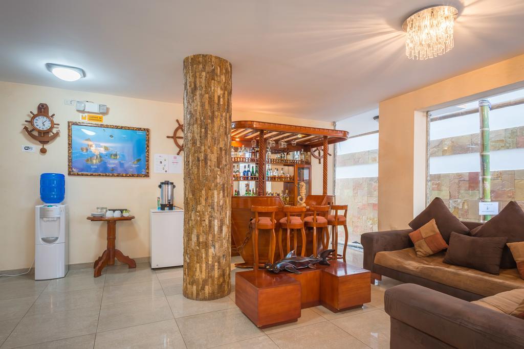 Hotel Flamingo Puerto Ayora  Esterno foto