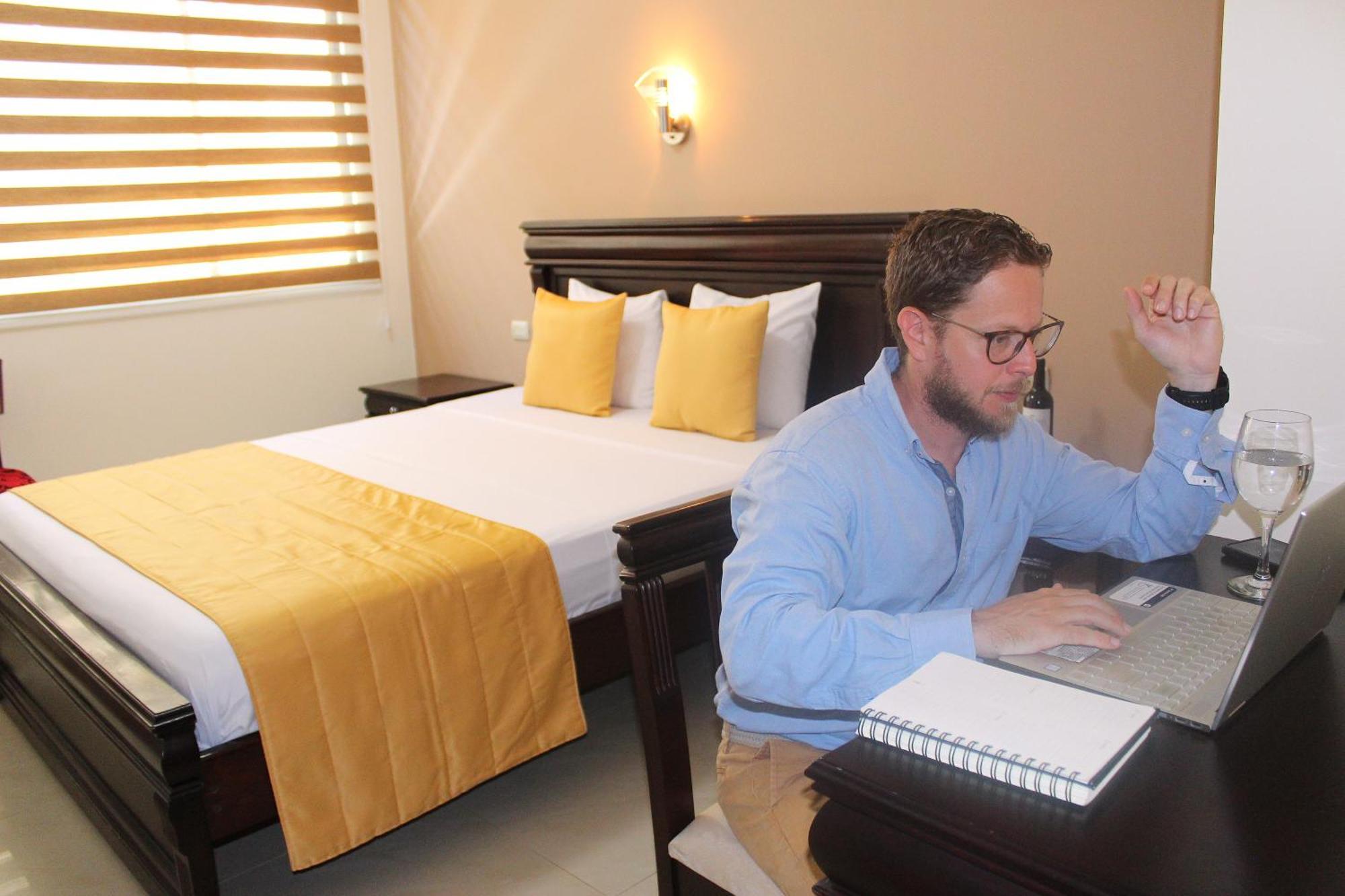 Hotel Flamingo Puerto Ayora  Esterno foto