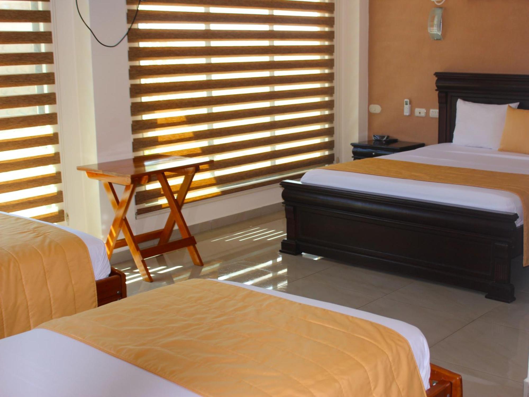 Hotel Flamingo Puerto Ayora  Esterno foto