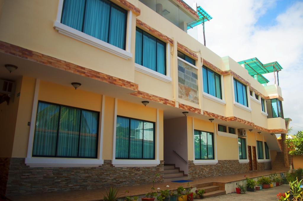 Hotel Flamingo Puerto Ayora  Esterno foto